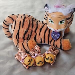Rare Retired 2016 Safari Surprise Amber Tiger Plush With 3 cubs Stuffed Animal